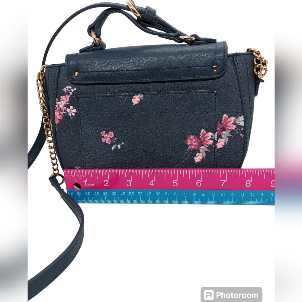 Lauren Conrad Crossbody Purse - Picture 7 of 11